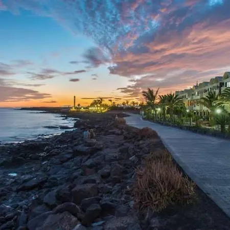 Apartment Arrecife Sleeps 6 Wifi *